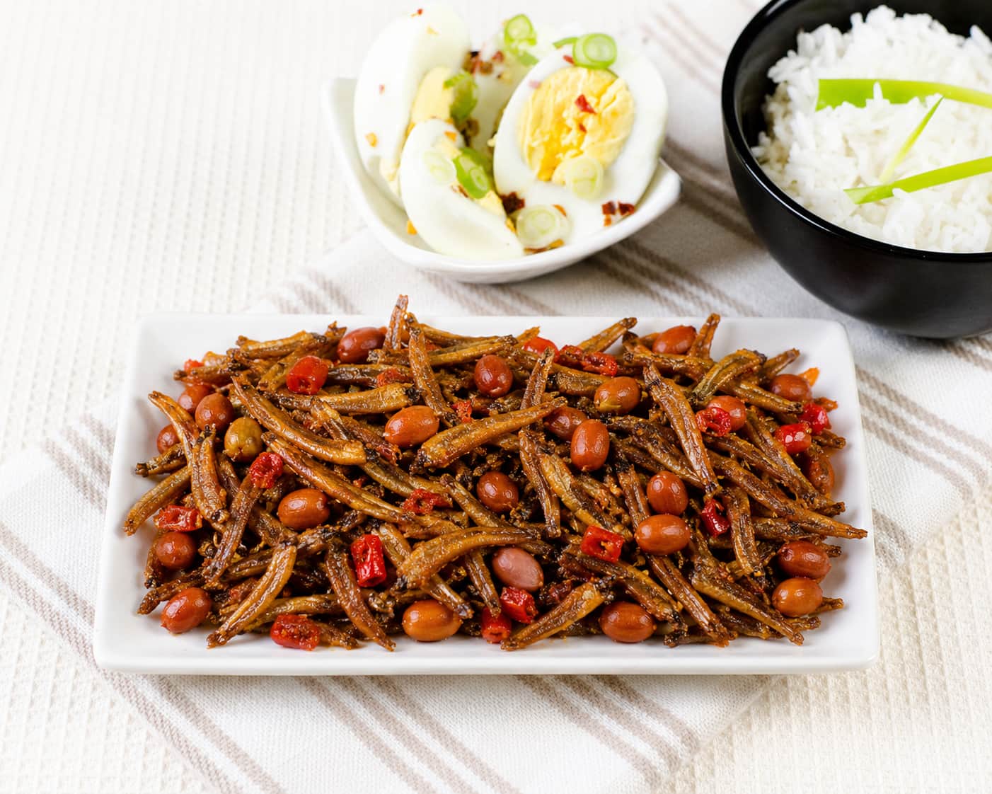 Crispy spicy fried seafood dish