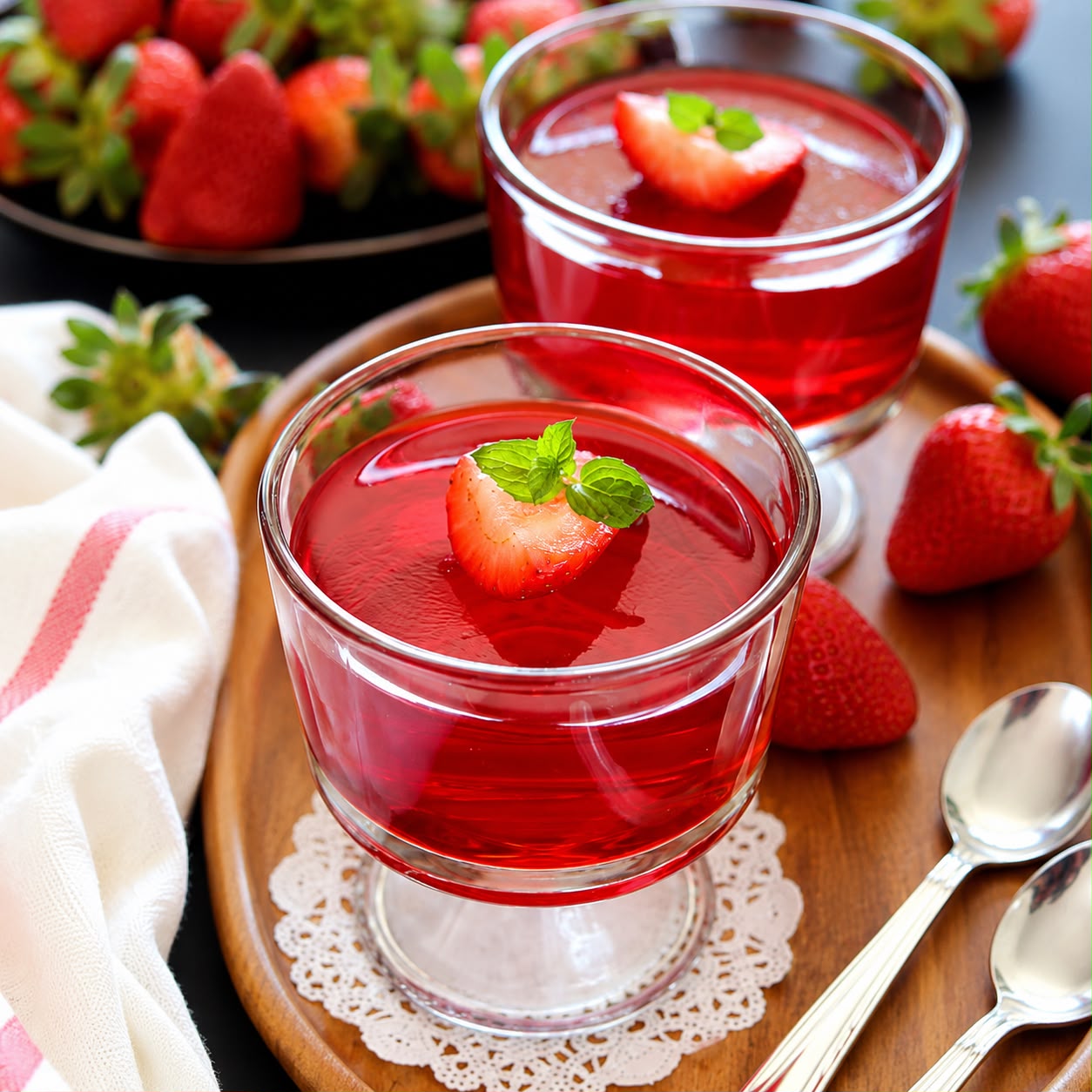 Chilled dessert serving